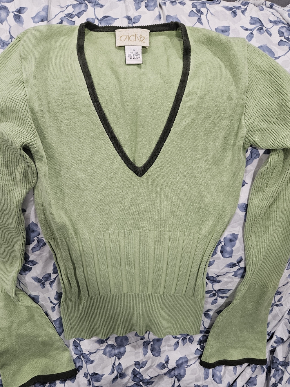 Cache Light Green V-Neck Sweater with Black Trim